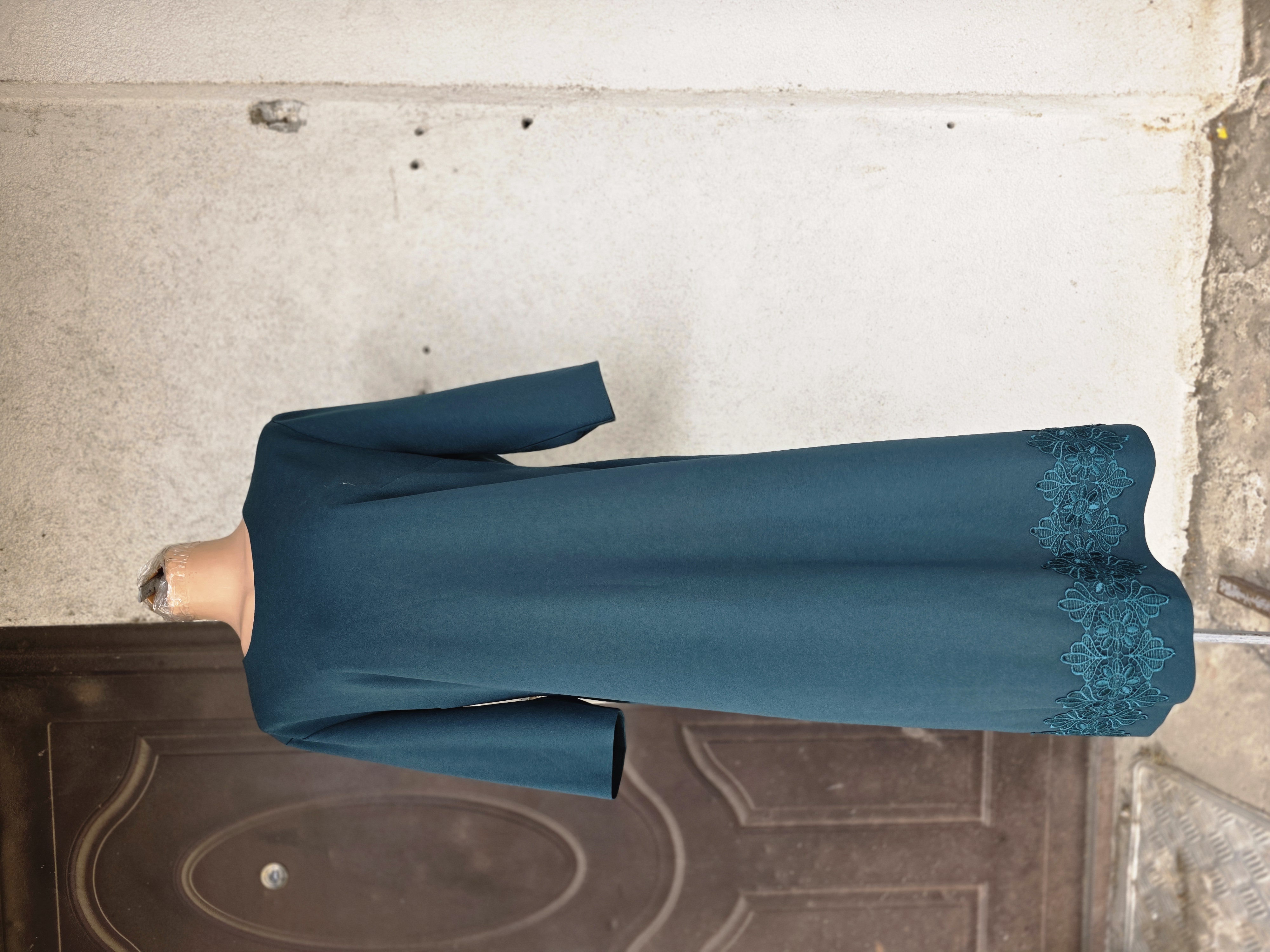 Rochie midi verde petrol cu broderie florală